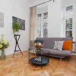 Art & Jungle Apartment