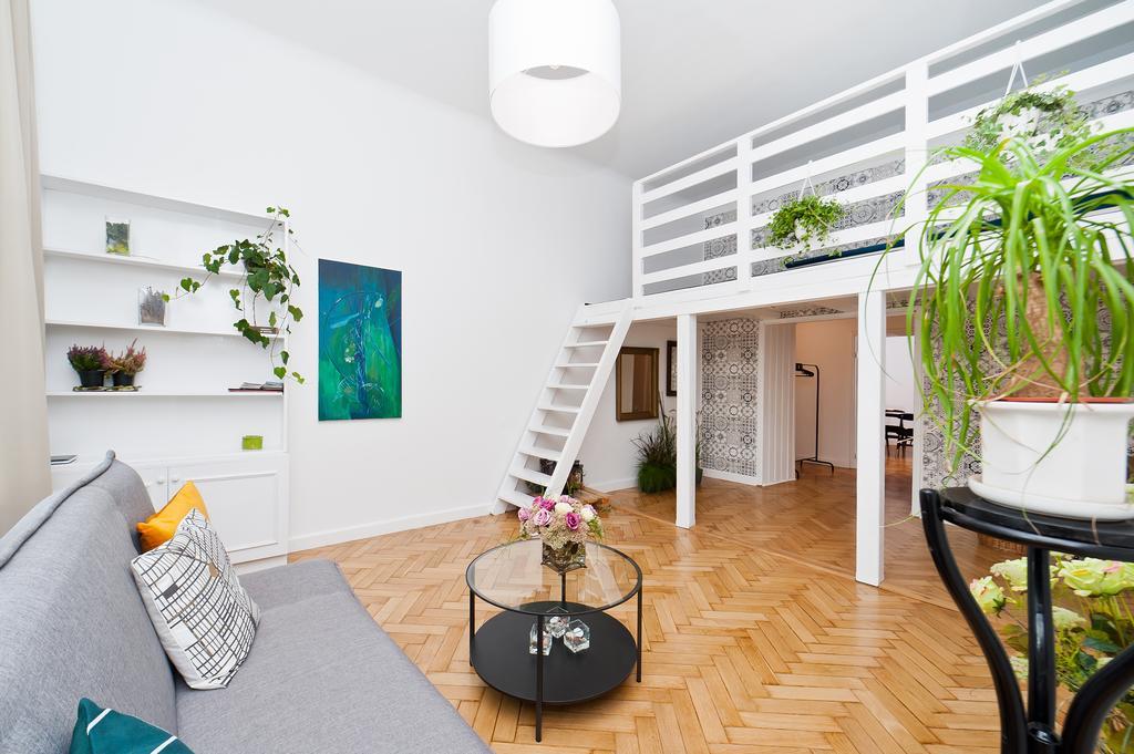 Apartment Art & Jungle
